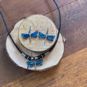 Beautiful blue dragonfly earrings and necklace!